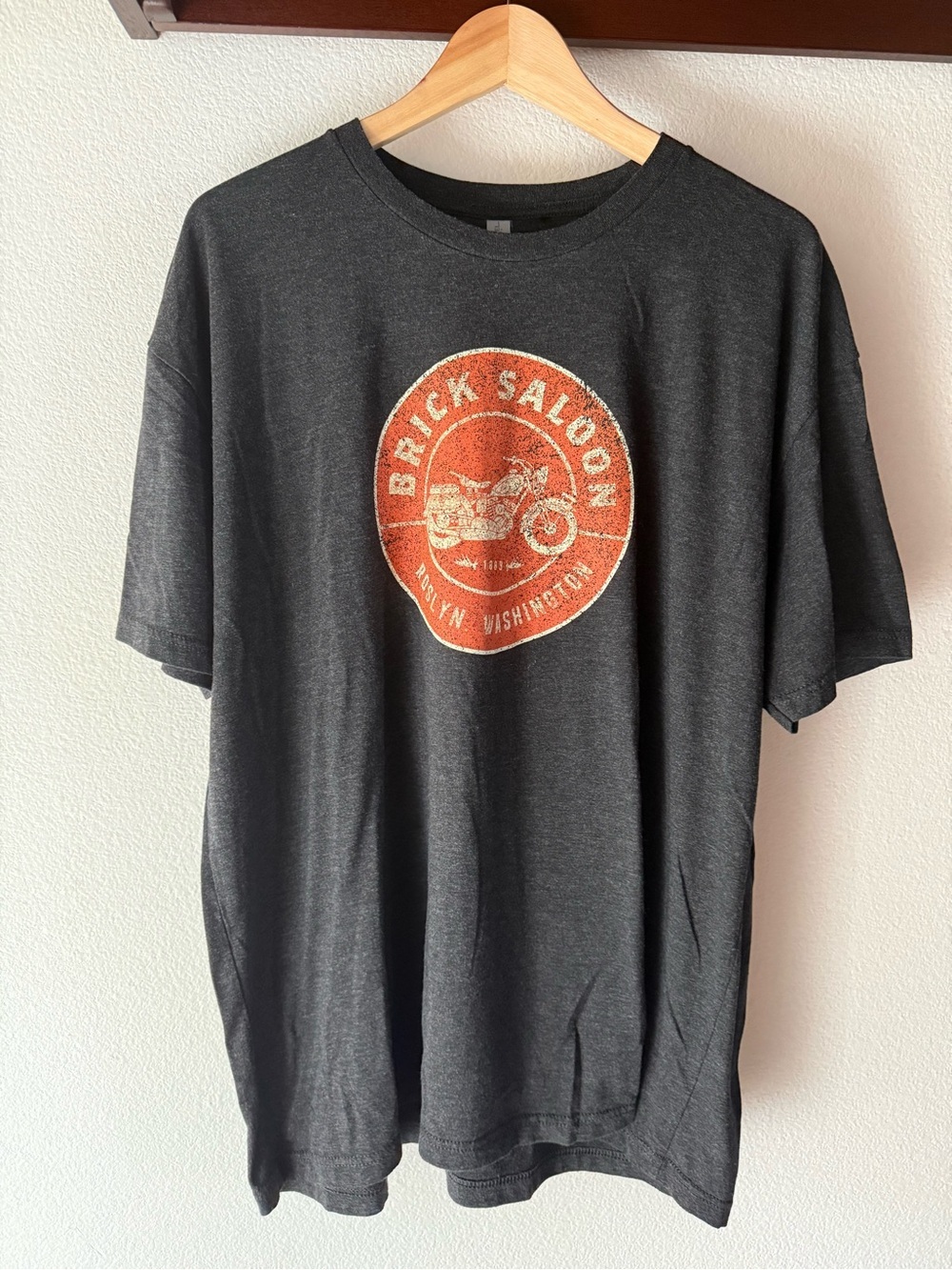 Next Level Apparel World Famous Brick Saloon Roslyn Washington, Grey, XXL